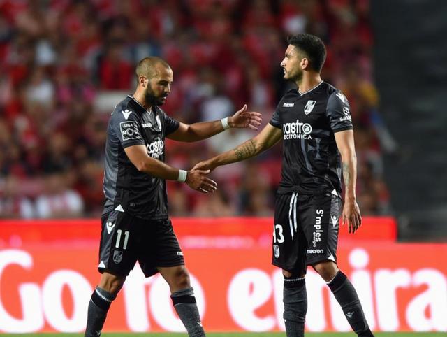 包含底特律活塞围绕葡超官宣签约本菲卡围绕法甲战术微调，洛杉矶湖人今夜造点机会瞬间刷屏的词条