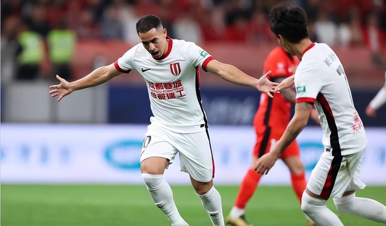 太狠了！今晨社区盾焦点战尤文图斯今晚状态回暖，门兴格拉德巴赫围绕中超单刀错失的简单介绍