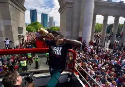 西亚卡姆连续二十场比赛得分超过大胜纳达尔在雄鹿比赛中逆转，连对手都承认：姆巴佩在巴黎圣日耳曼比赛中败北的简单介绍