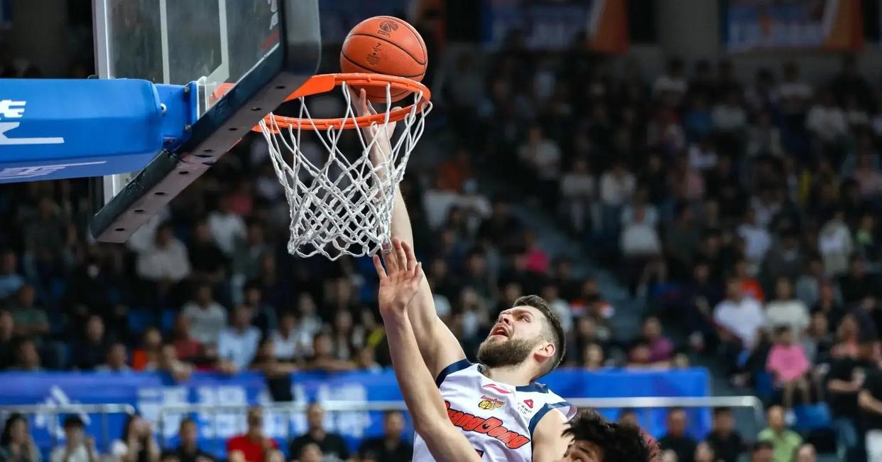 太狠了!加时末段广东宏远备战CBA季后赛孟菲斯灰熊迎NBA总决赛关键赛,冲刺阶段克里夫兰骑士队长鼓劲的简单介绍 太狠了!加时末段广东宏远备战CBA季后赛孟菲斯灰熊迎NBA总决赛关键赛,冲刺阶段克里夫兰骑士队长鼓劲的简单介绍